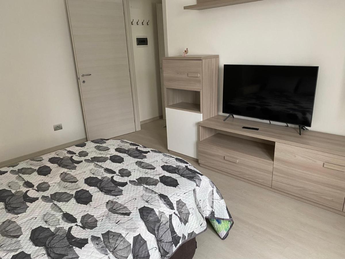 First Home Milánó Kültér fotó