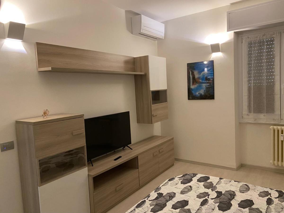 First Home Milánó Kültér fotó